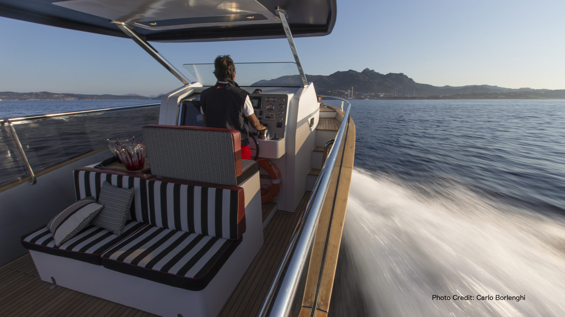 Luxi33, the Ultimate Solar Day-cruiser